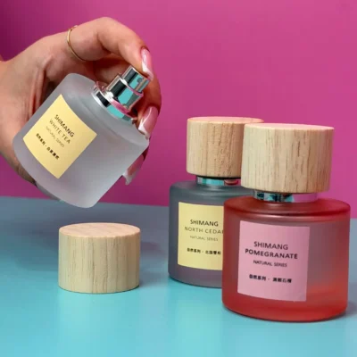 عطر درب چوبی فاقد الکل بانوان مناسب نقاط حساس